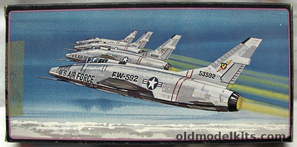AMT-Hasegawa 1/72 North American F-100 Super Sabre  - Hi-Vis or Camo US Air Force, A692-130 plastic model kit